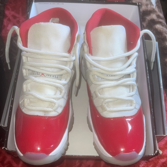 AIR JORDAN 11s RETRO